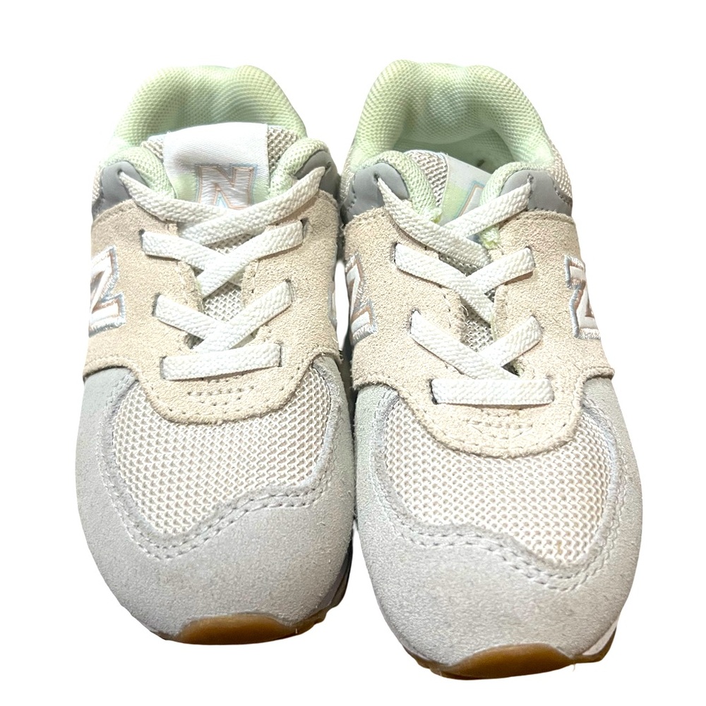 New Balance. Size 7. Light Grey with light pink with a light green insole